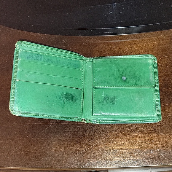 Vintage Epi Green Wallet - Picture 2 of 8